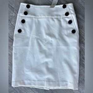 Fitted skirt with button details size 0P